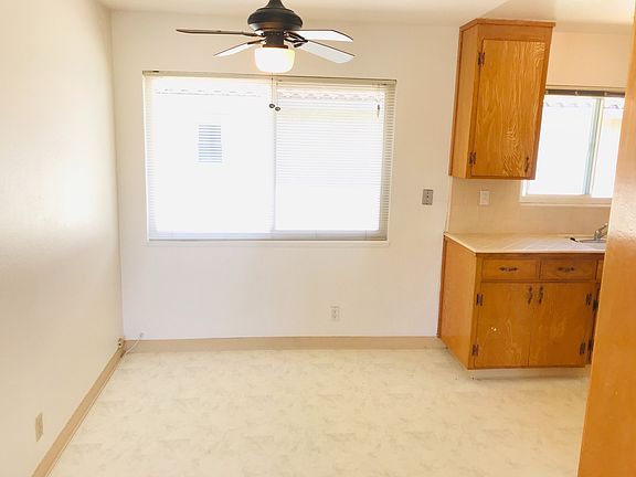 4th image of 683 Grand Coulee Ave APT 4