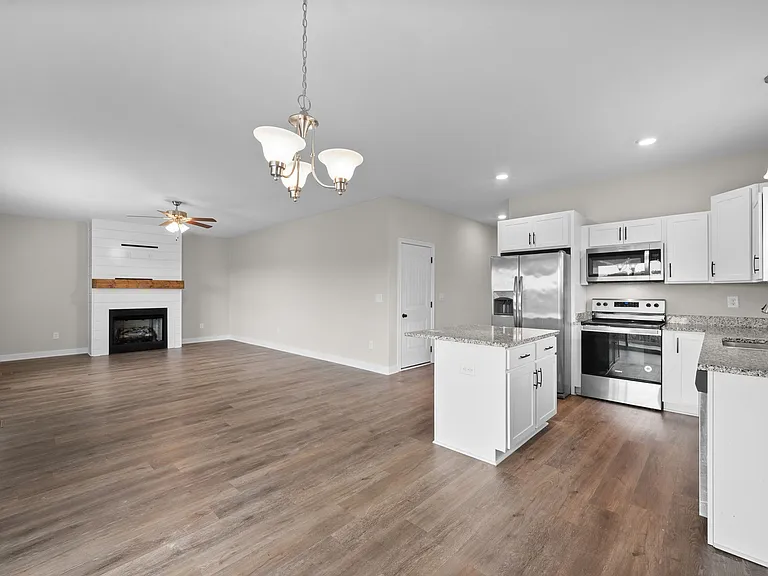 668 Crestone Ct — Photo 2