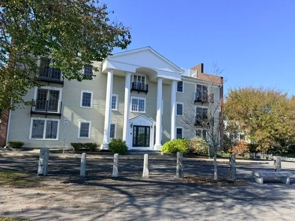 16 Carver St APT 201, Plymouth, MA 02360