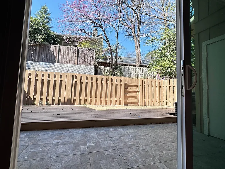 728 Somerset Ct — Photo 5