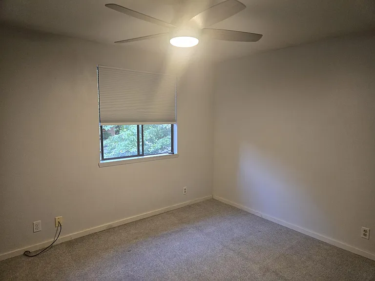 2788 Cheryl St — Photo 15