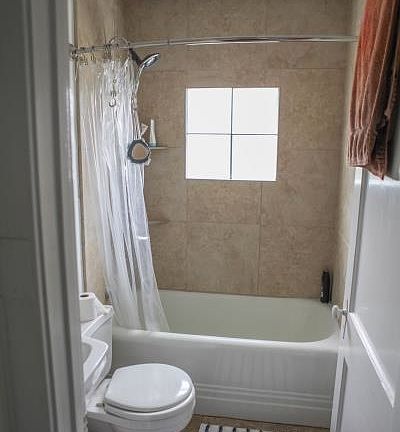 4th image of 2556 Rogers Ave APT A