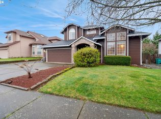 527 SW 27th Way, Troutdale, OR 97060