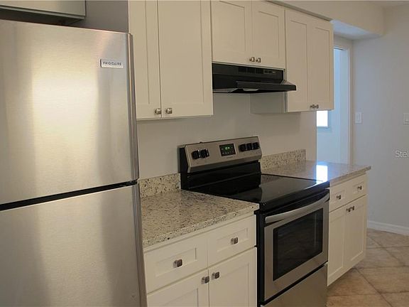 4th image of 3258 Eagle St