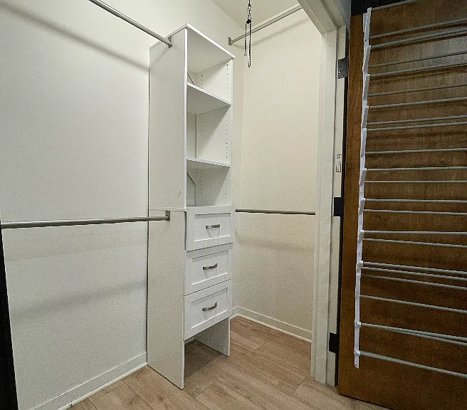 1147 W Ohio St — Photo 32