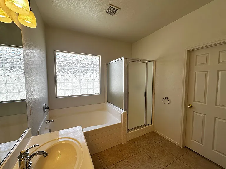 10912 Golden Birch Pl — Photo 9