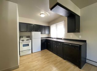 1720 10a St SW #BACHELOR, Calgary, AB T2T3J8