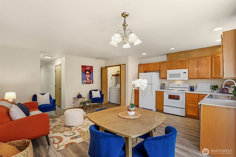 5th image of 4552 S Puget Sound Avenue