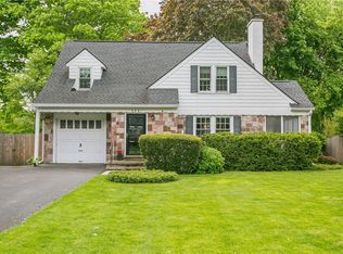 284 Chelmsford Rd, Rochester, NY 14618