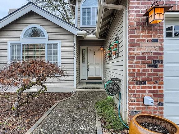 2nd image of 25716 Lake Wilderness Country Club Dr SE
