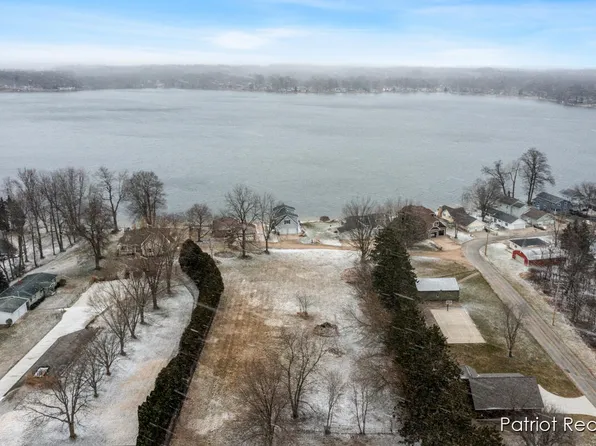 631 Harrington Rd #2, Delton, MI 49046