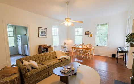 1 bed, 1100 sqft, $985 — Photo 4