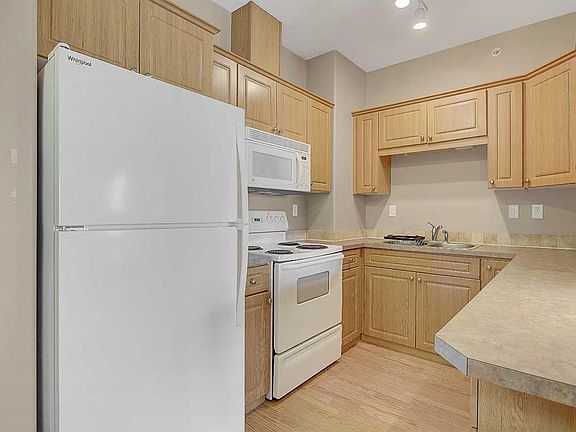 3rd image of 9221 N Lakeland Dr #405