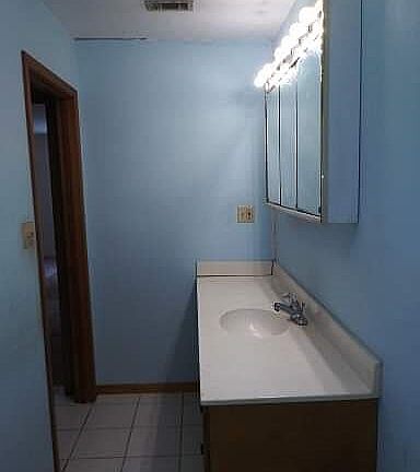 5th image of 7710 Forest Park Dr