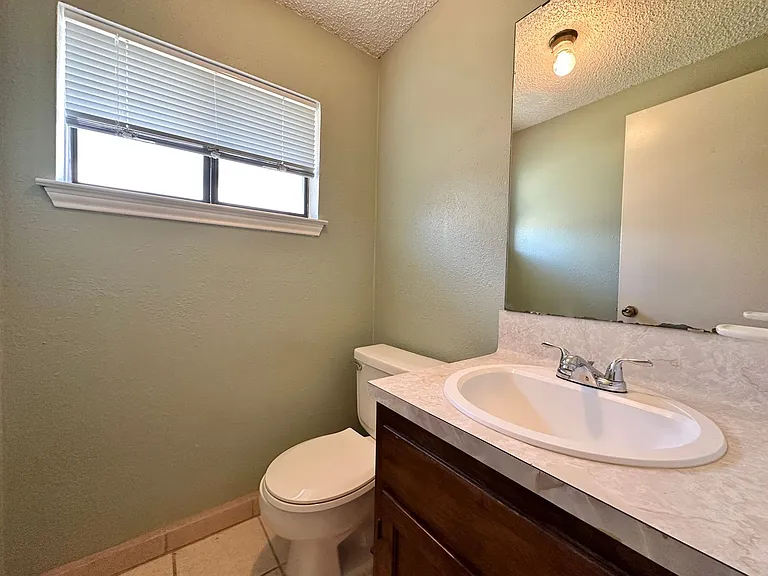 4806 Rainbow Cir — Photo 15