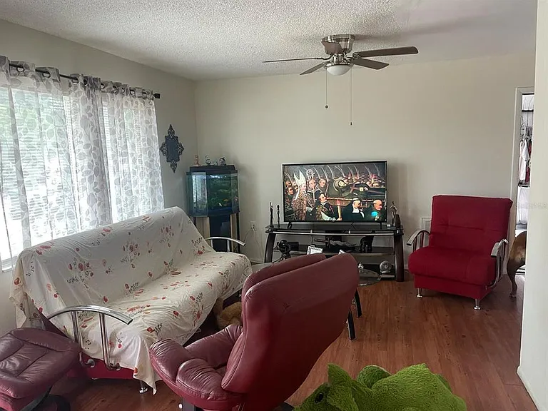 9247 Wolcott Ln — Photo 8