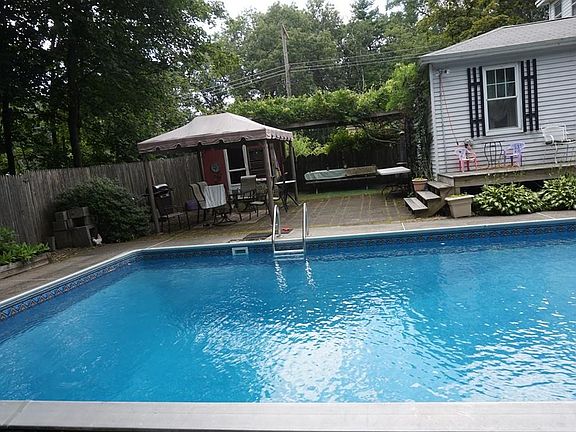 4th image of 345 Canton St