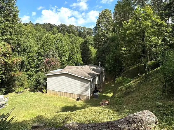 200 Sunrise Rdg, Marshall, NC 28753