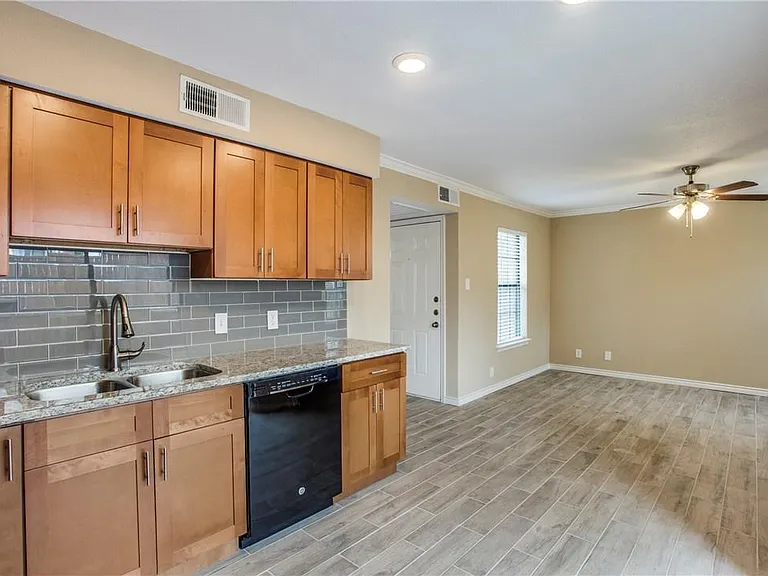 4748 Old Bent Tree Ln — Photo 8