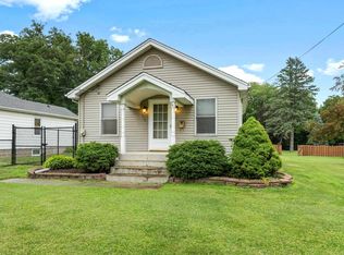 3010 44th St, Moline, IL 61265