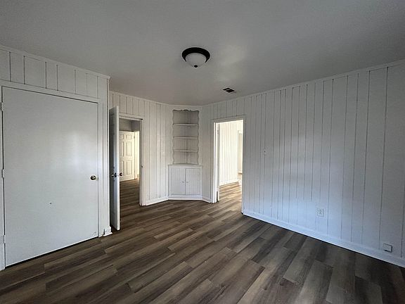 4th image of 408 Jacklyn Ave