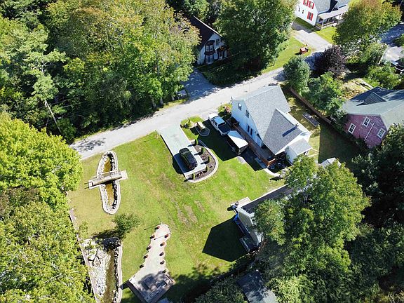 3rd image of 22 Forest St