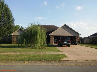 28 Dove Ln, Vilonia, AR 72173