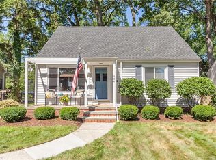 484 Juneway Dr, Bay Village, OH