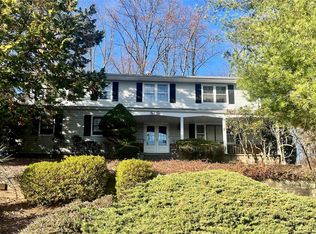 110 Princeton Dr, Tappan, NY 10983
