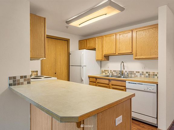 4th image of 11915 Roseberg Ave S APT 303