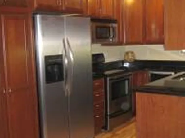 2700 44th St W #403, Minneapolis, MN 55410