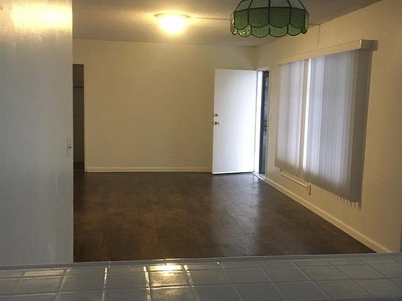 4th image of 324 N Heliotrope Dr APT 3
