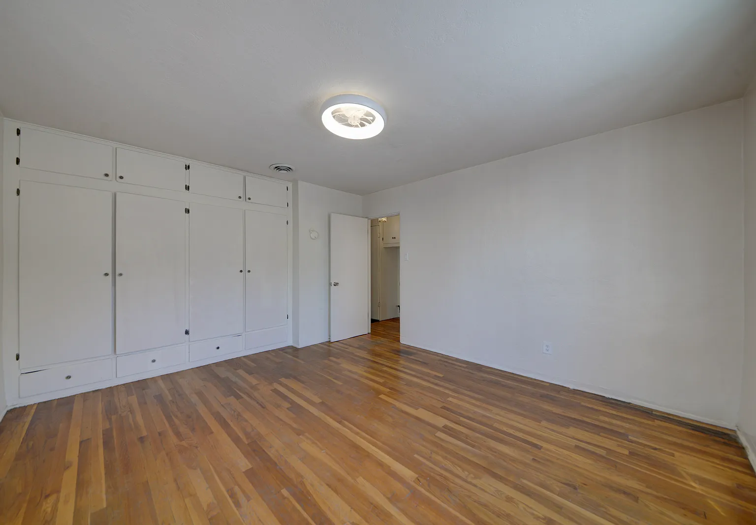1 bed, 760 sqft, $1,250 — Photo 3