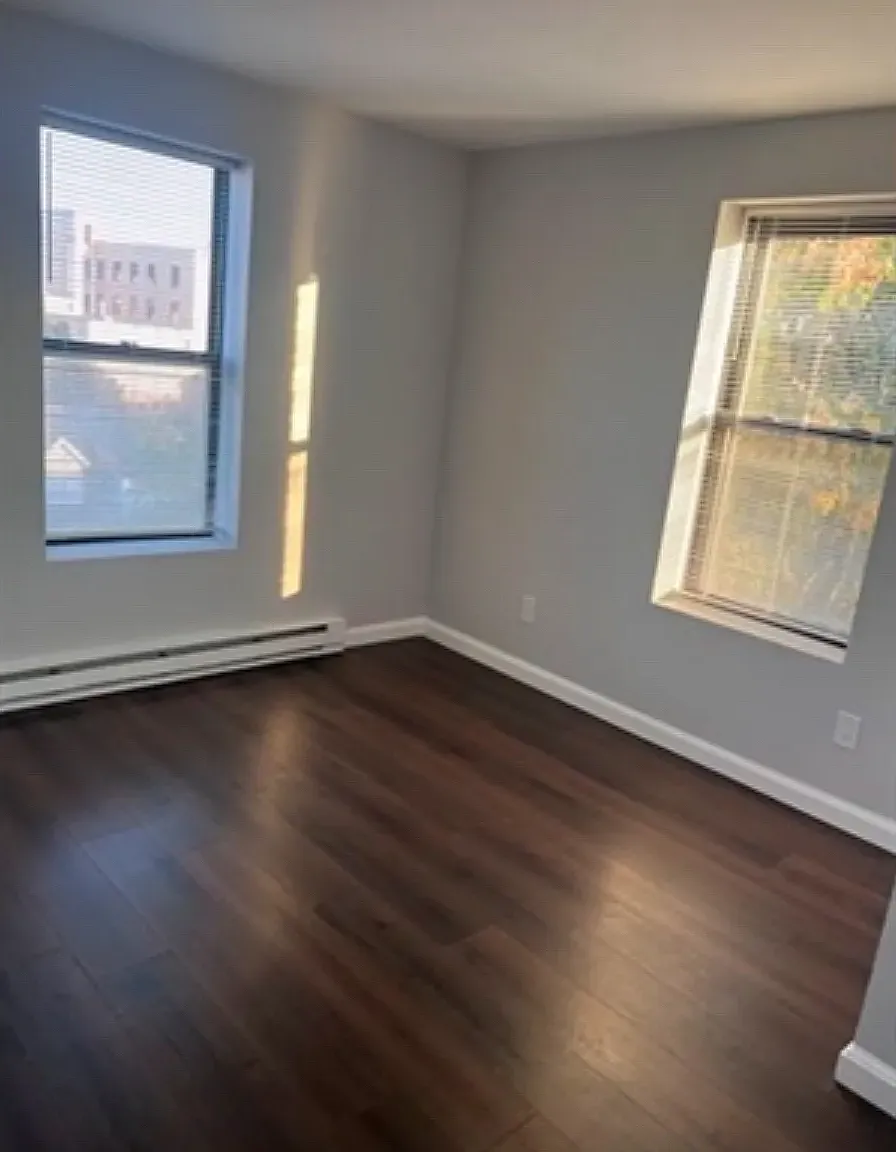 2 bed, 700 sqft, $1,995 — Photo 4