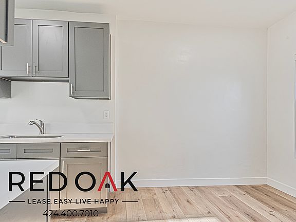 4th image of 974 1/2 S Gramercy Pl #405