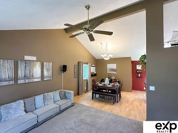 16621 Madison St, Omaha, NE 68135