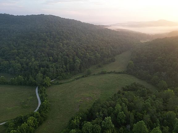 6th image of 597 Lost Hollow Rd