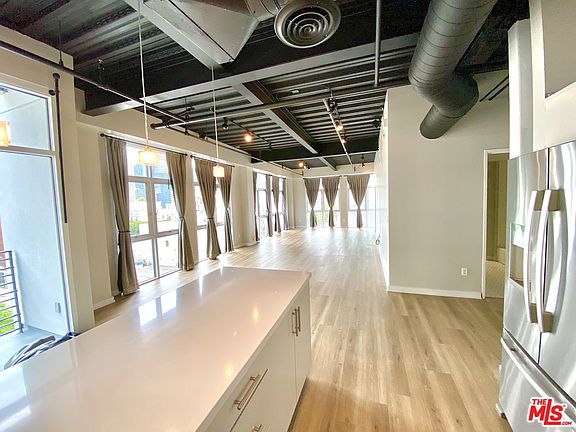 5th image of 330 W 11th St APT 606