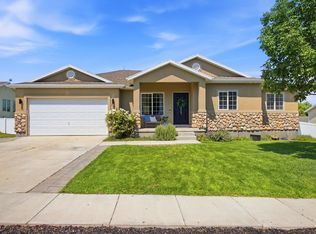 172 W Aruba Dr, Saratoga Springs, UT 84045