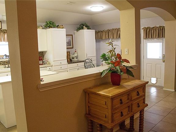 4th image of 1069 Cove Hollow Dr