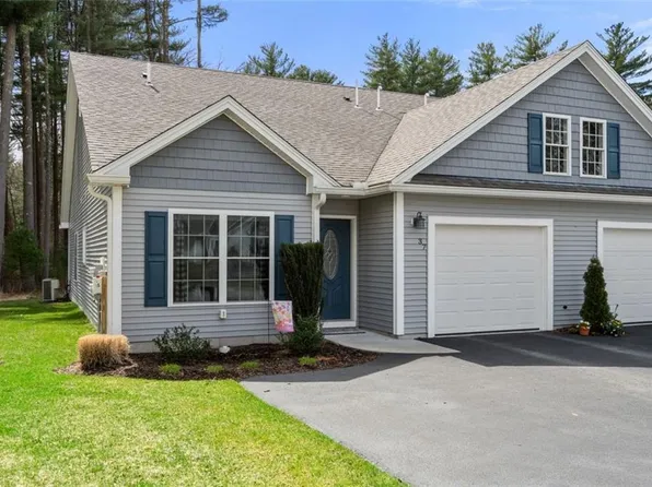 37 Rivers Edge Dr, Coventry, RI 02816