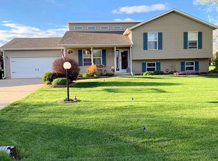 109 Windover Park Dr, Rochelle, IL 61068