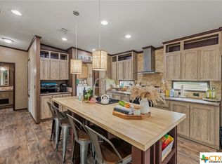 1602 W Saint Louis Ave, Seadrift, TX 77983