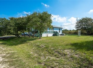 48 Redfish Dr, Rockport, TX 78382