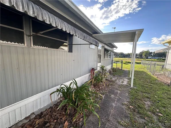 3910 N Bluewater Dr, Hernando, FL 34442