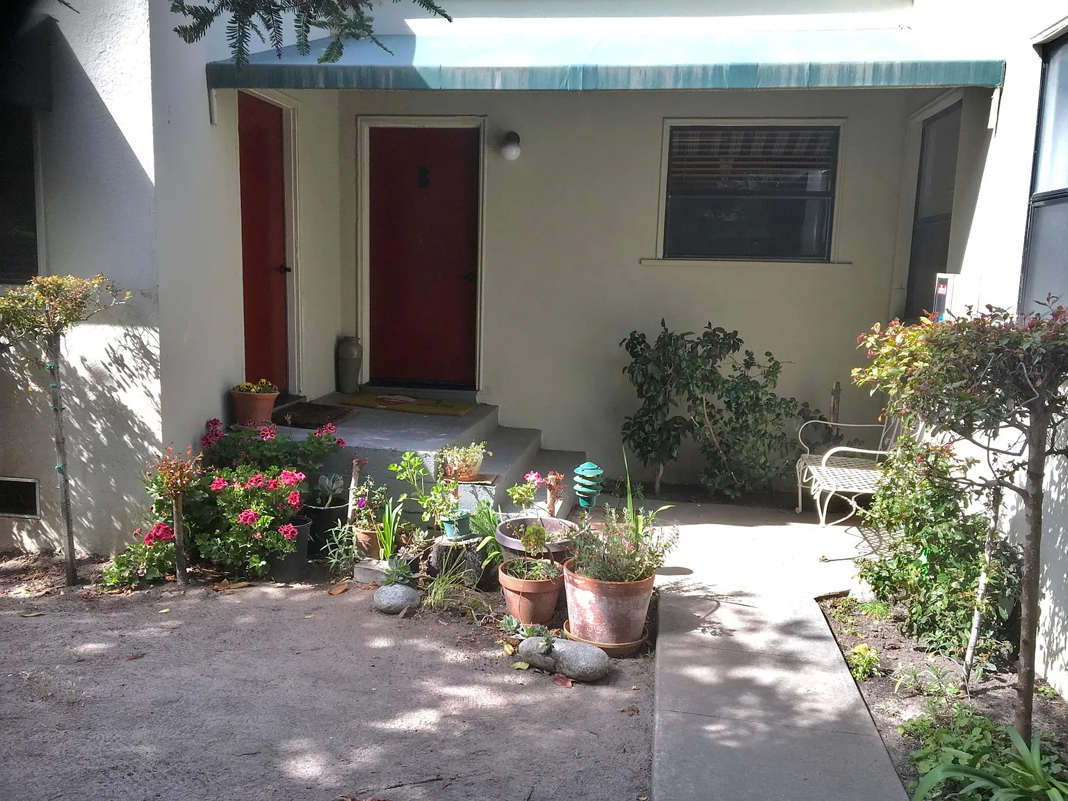 512 Monterey Ave — Photo 1