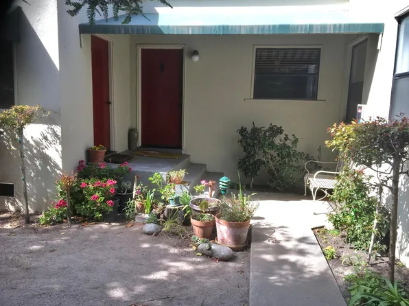 512 Monterey Ave #B, Pacific Grove, CA 93950
