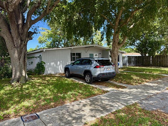 2nd image of 4520 NE 16TH Avenue