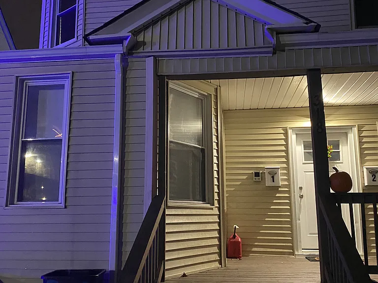 318 William St — Photo 6