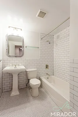 Rented by Mirador Real Estate | media 5